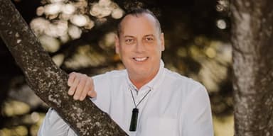 Kelvin Cruickshank Live