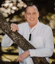Kelvin Cruickshank Live