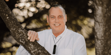 Kelvin Cruickshank Live