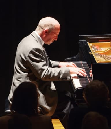 The Masterpiece Concert with Michael Houstoun